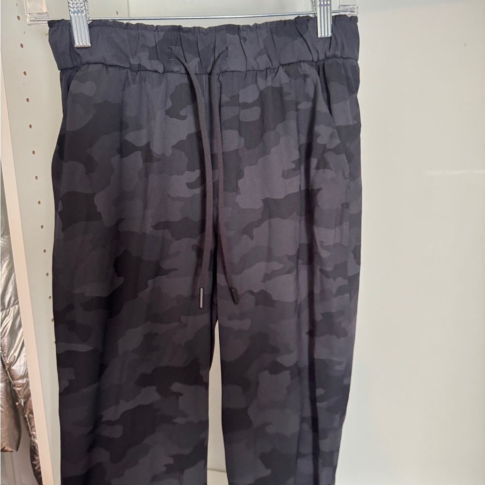 Lululemon Athletica Black and Gray Joggers with Camouflage Pattern